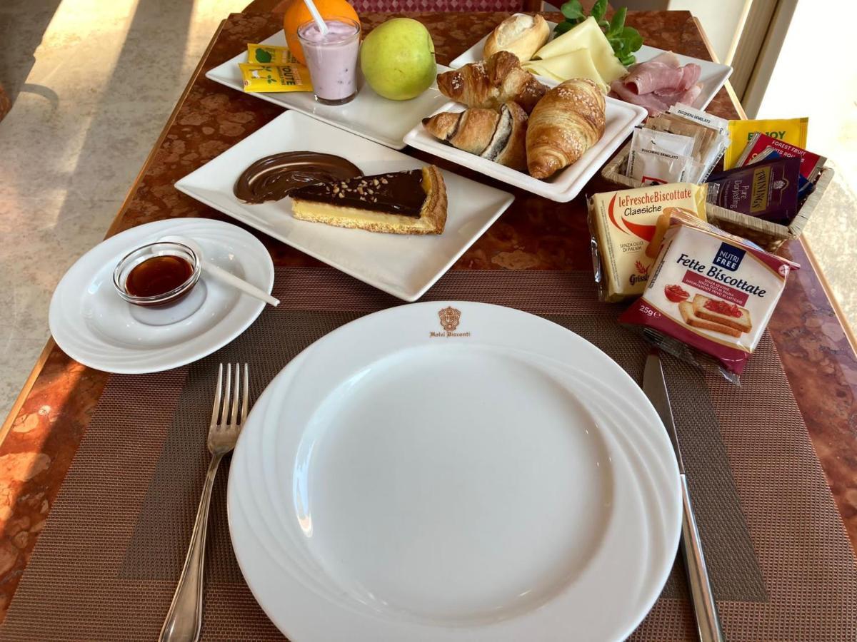 Hotel Visconti Мельцо Екстер'єр фото